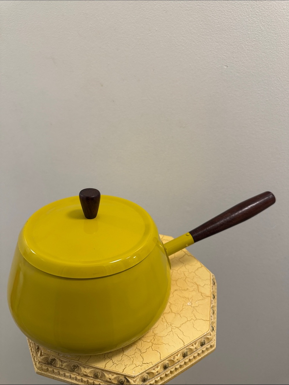 Vintage Ashaki-Danks Yellow Enamel fondue pot with Wood Handle and Lid Japan